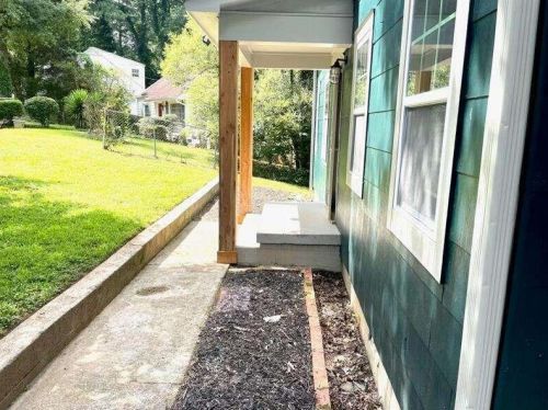 2733 Harlan Dr, Atlanta GA  30344-3701 exterior