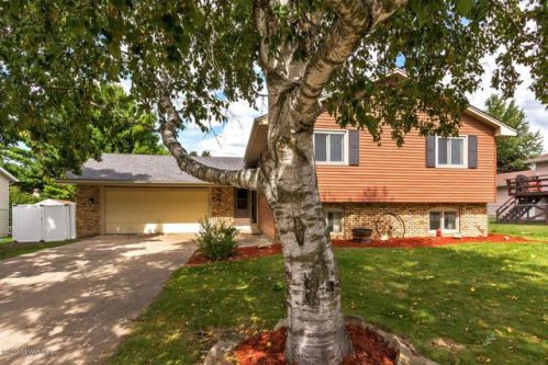 340 3rd Ave, Plainview, MN 55964-1453