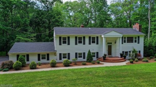 3 Hunters Trl, Warren, NJ 07059-7105
