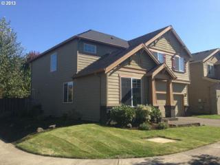 2528 Roger Smith Dr, Newberg, OR 97132-2459