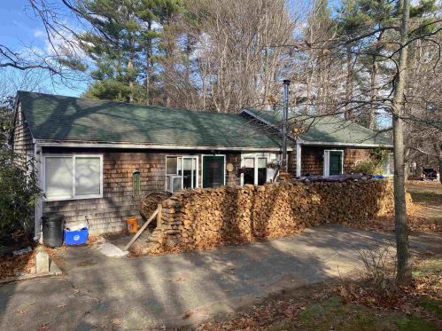 74 Crest Dr, Somersworth, NH 03878-4405