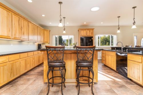 2000 Sanford Rnch Rd, Ukiah CA 95482-5251 exterior