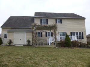 1124 Dawn Ave, Ephrata PA  17522-1656 exterior