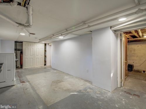 12500 Meadowood Dr, Silver Spring MD 20904-2928 exterior