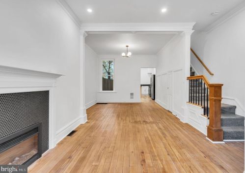 1103 Penn St, Harrisburg, PA 17102-3106