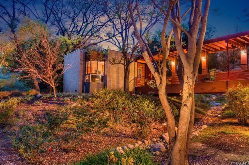 2025 Mt Vernon Ave, Riverside CA  92507-2528 exterior