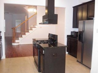 10209 Brooktree Dr, Houston TX  77043-4262 exterior