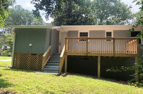 396 Corvair Dr, Atlanta GA  30354-2828 exterior