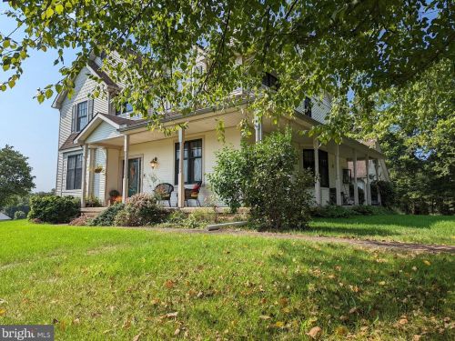 570 Cloverleaf Rd, York, PA 17406-8450