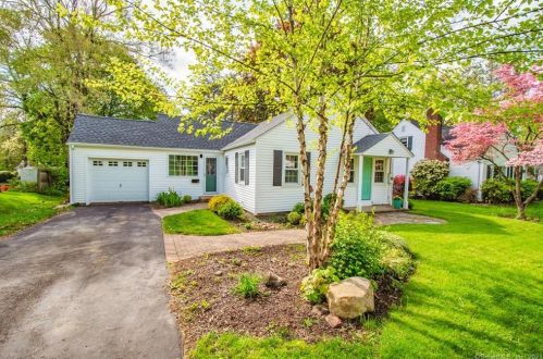 78 Westview Ter, Kensington, CT 06037-3132