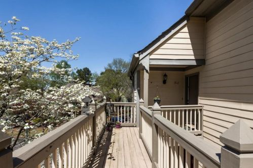 312 Hollyfax Cir, Atlanta GA  30328-5702 exterior