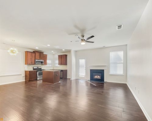 5905 El Segundo Way, Atlanta GA  30349-7521 exterior