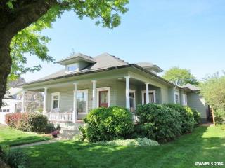 959 Lyle St, Dallas, OR 97338-2838