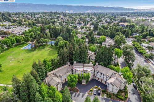 3308 Smoketree Commons Dr, Pleasanton CA  94566-7959 exterior