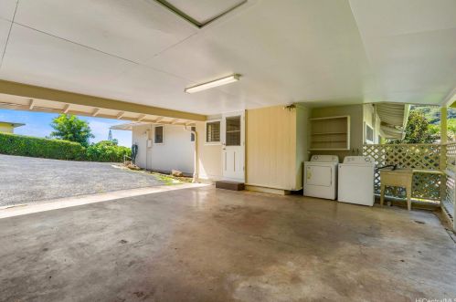 3430 Kaohinani Dr, Honolulu HI  96817-1022 exterior