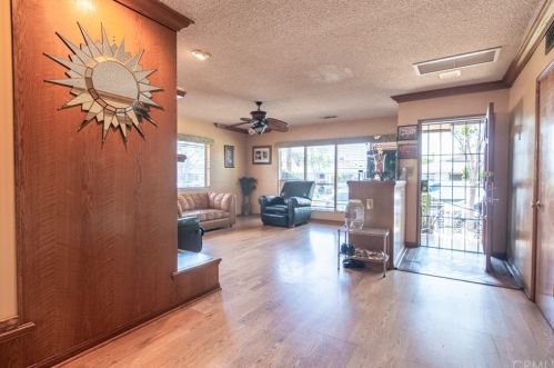 4151 132 St, Hawthorne CA 90250-5904 exterior