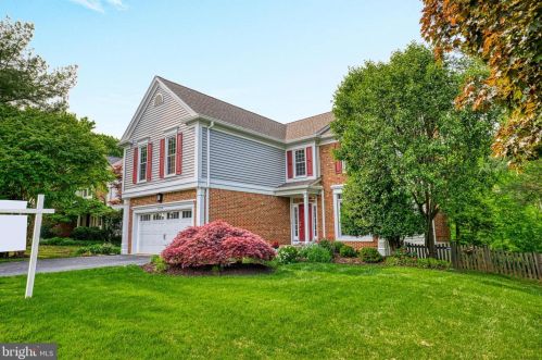 12316 Cliveden St, Herndon, VA 20170-2519