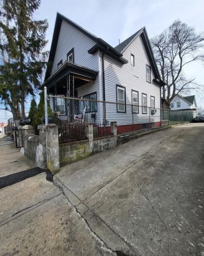 12 Wyatt St, Providence, RI 02905-3004