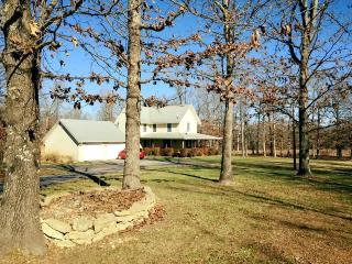 4244 County Road 4450, Pomona, MO 65789-9452