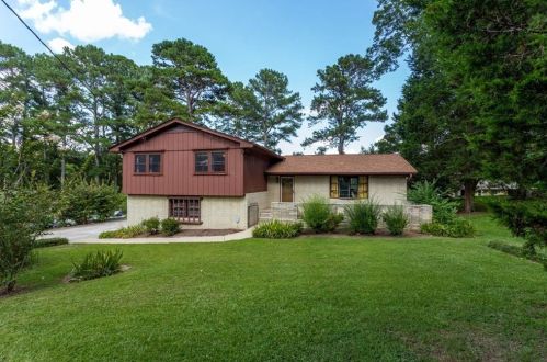 5870 Feldwood Rd, Atlanta GA  30349-2869 exterior