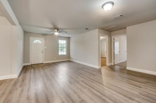 2732 Stark St, Fort Worth TX  76112-6555 exterior