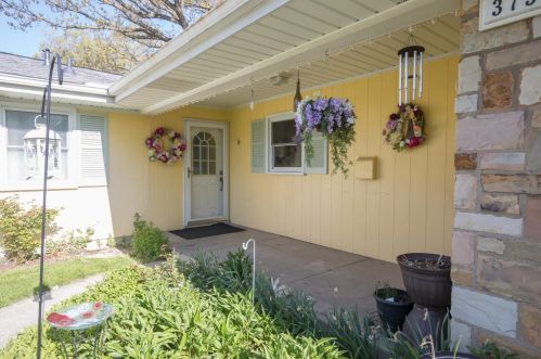 375 Clear Creek Dr, Valpo, IN 46385-8480