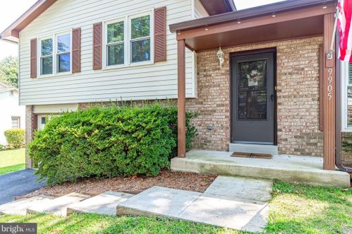 9905 Rand Dr, Springfield VA  22015-3813 exterior