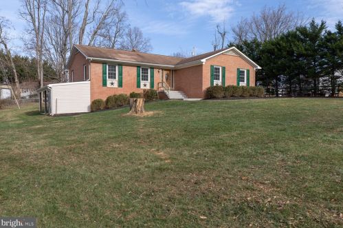 173 Douglas Dr, Charles Town, WV 25414-5007