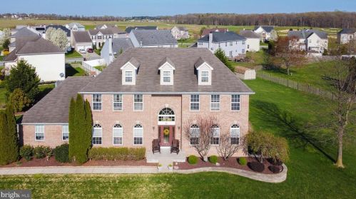 21 Candlelight Dr, Pilesgrove, NJ 08098-1353