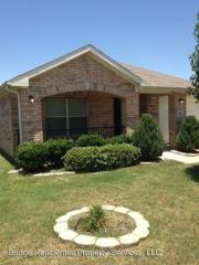 952 Jockey Club Ln, Fort Worth TX  76179-2358 exterior