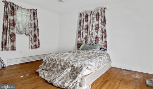 755 Longs Gap Rd, Carlisle PA 17013-8506 exterior