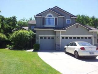 1075 Jasmine Ave, Clovis, CA 93611-8123