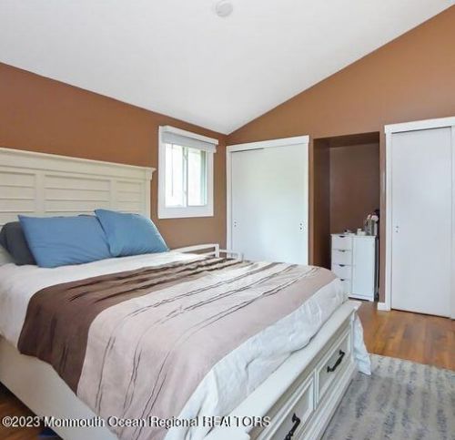 62 Annapolis Dr, Hazlet NJ  07730-2354 exterior