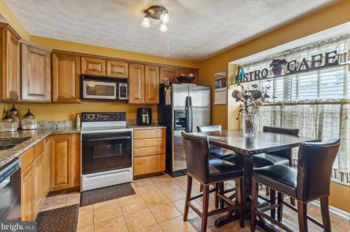 7502 Summer Blossom Ln, Columbia, MD 21046-1420