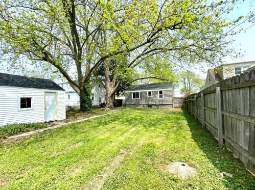 1123 Old Rdg Rd, Hobart IN 46342-1920 exterior