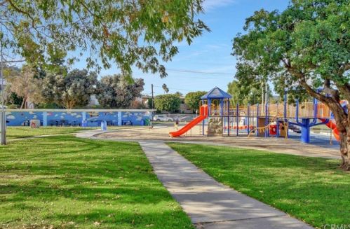 3924 242nd St, Torrance CA  90505-6405 exterior
