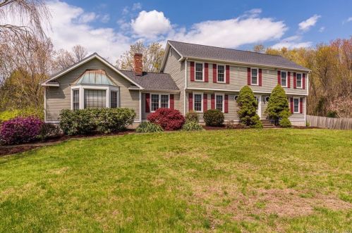 19 Silvermine Ln, Upper Stepney, CT 06468-1207