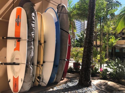 1720 Ala Moana Blvd, Honolulu HI  96815-1302 exterior