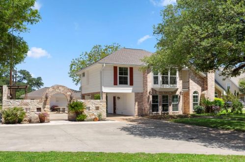 1040 Shirley Oaks St, Columbus, TX 78934-3203