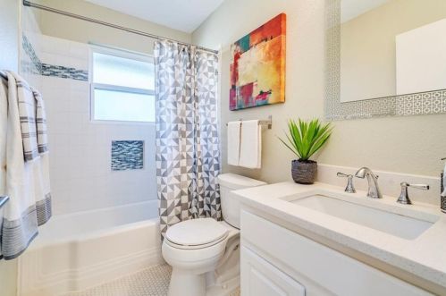 1602 Ashberry Dr, Austin TX  78723-1106 exterior