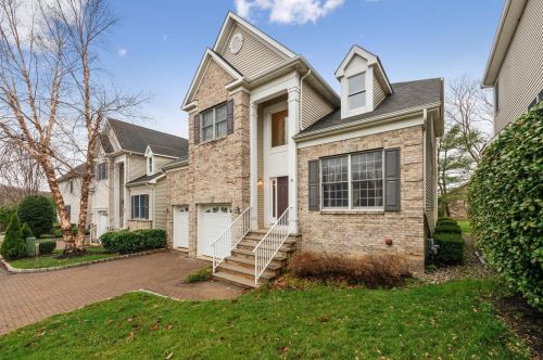 3 Amanda Ct, Atlantic Highlands, NJ 07716-4006