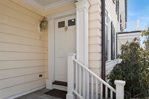 43 Maple Ave, Greenwich, CT 06830-5645