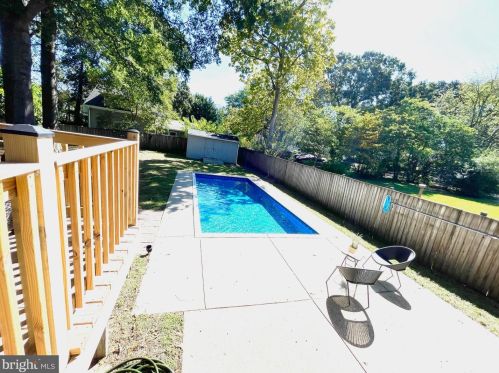 733 Stinchcomb Rd, Severna Park MD  21146-4223 exterior