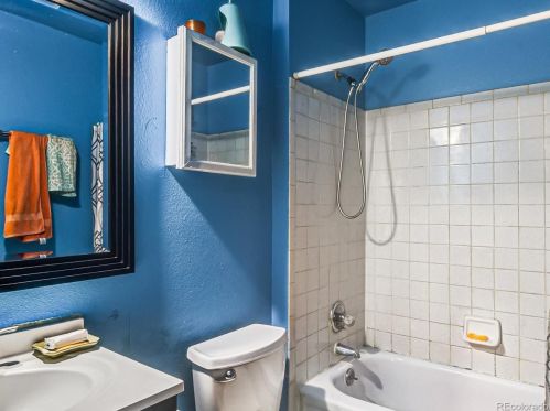 16492 Wyoming Dr, Aurora CO 80017-4159 exterior