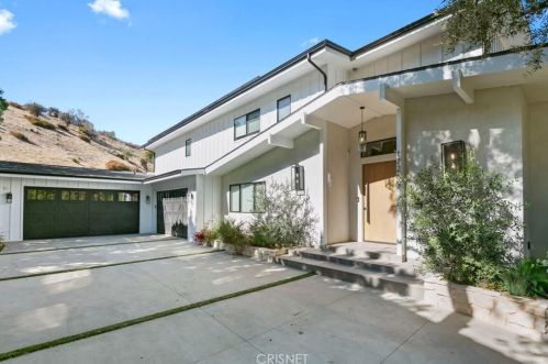 17269 Luverne Pl, Van Nuys, CA 91316-3933
