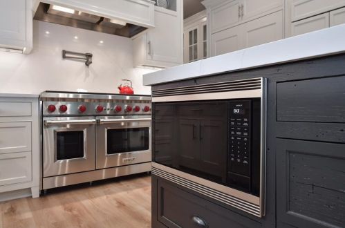 800 Lake Summit Dr, Atlanta GA  30342-1975 exterior