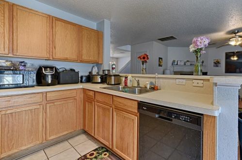 4861 Madyson Ridge Dr, Fort Worth, TX 76133-3845