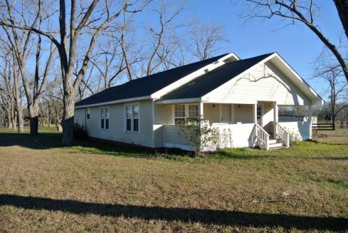 3132 Sumner Rd, Sumner, GA 31789-4232