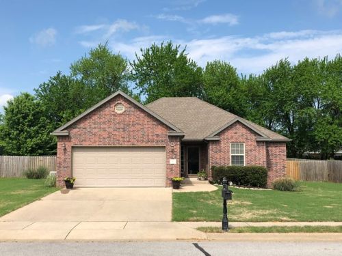 721 Woodland St, Centerton, AR 72719-7712