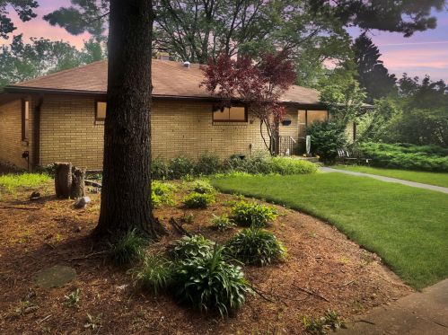 3603 Greenwood Ave, Rockford, IL 61107-4819